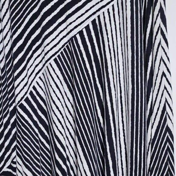Chicos Asymmetrical Midi Skirt Womens Size Large Black White Striped Stretchy - Picture 3 of 6